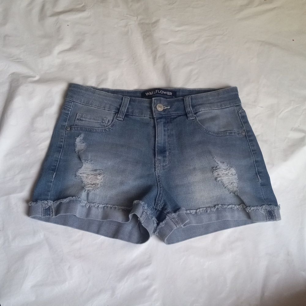 Wallflower Women's Denim Shorty Short Size 7 NWOT
